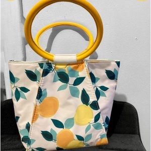 Woman’s spring fashion tote. New never been used.